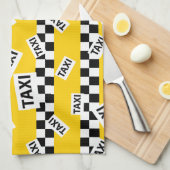 イエロータクシーキャブ白黒チェックタクシードライバー キッチンタオル (四つ折り)