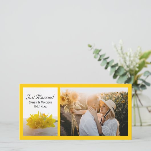 イエローダフォジルスオンホワイトたった今結婚しました 案内状 (スタンド正面)