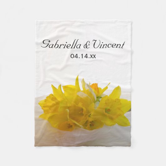 イエローダフォジルスオンホワイト春の結婚式 フリースブランケット (正面)