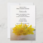 イエローダフォジルスオンホワイト春ブライダルシャワー 招待状 (正面)