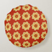 イエローダリアフローラルパターンon赤 ラウンドクッション (裏面)