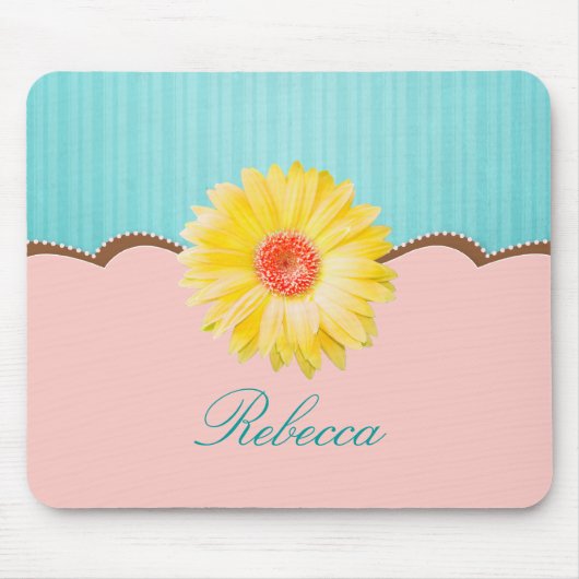 イエローデイジーオンピンク&ティール(緑がかった色) パーソナライズされた マウスパッド (正面)