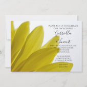 イエローデイジーフラワー花びら婚約パーティ 招待状 (正面)