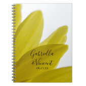 イエローデイジーフラワー花びら結婚ズゲストブック ノートブック (正面)