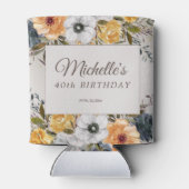 イエローネイビーブルーフローラグリッター40th誕生日の名前 缶クーラー (裏面)