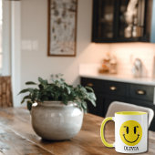 イエローハッピーガーリー顔、おもしろいパーソナライズされた マグカップ