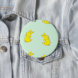 イエローハッピーバニーズオンティール（緑がかった色） 缶バッジ