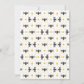 イエローハニカムビー デイ シンプル 4歳誕生日パーティー 招待状 (裏面)