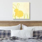 イエローバニーとグリーングラスby Chariklia Zarris キャンバスプリント (インサイチュ (寝室))