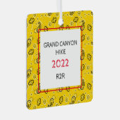 イエローバンダナレッド白カスタム色ハイキング写真情報 メタルオーナメント (正面右)