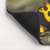 イエローバンドのポイズンダーツカエルの樹状突起 マウスパッド (コーナー)