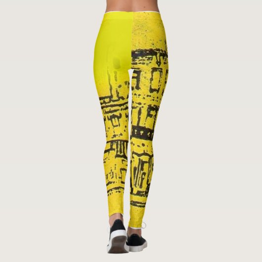 イエロービルの住宅と住宅と水塔 レギンス (裏面)