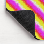 イエローピンクアートデコレインボーストライプズ マウスパッド (コーナー)