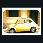 イエローフィアット500、Cinquecento、イタリア ポスター<br><div class="desc">イタリアのアブルッツォで秋の朝に撮影された黄色のフィアット500のCinquecentoのショット。レトロ素晴らしな外観に理想的なクラシック車のヴィンテージショット。</div>