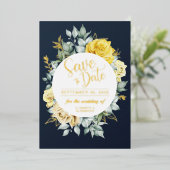 イエローフラワーの上品なネイビーブルーの結婚式のSave Date 箔招待状 (立ち正面)