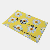 イエローブライトデイジートレンディー歓迎パーソナライズされた ドアマット (アングル)