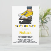 イエローブラックスケートボード誕生日招待状 招待状 (スタンド正面)