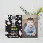 イエローブラックフォトアウタースペース誕生日招待状 招待状 (スタンド正面)