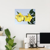 イエローブルグマンシア – エンジェルズトランペットの花 ポスター (ホームオフィス)