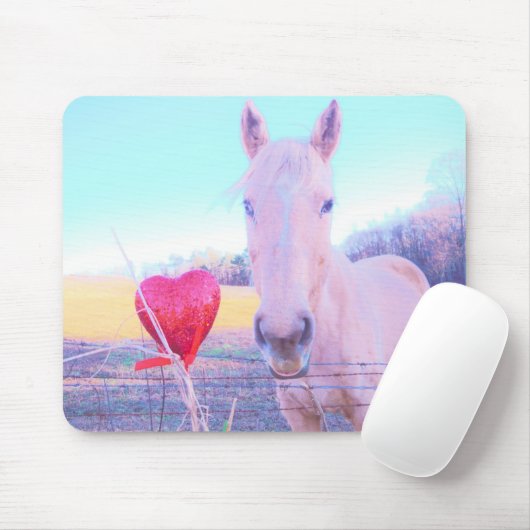 イエローホースと赤いハート マウスパッド (マウス)