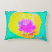 イエローポピーとホットピンクセンターターコイズ アクセントクッション (裏面)