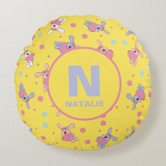イエローモノグラムの子どものピンクと紫のバンニー ラウンドクッション (正面)