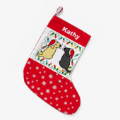 イエローラブラドールとブラックラブラドールサンタ スモールクリスマスストッキング (正面 (吊り時))