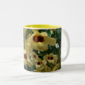 イエローランとマルーンランエレガントフローラ ツートーンマグカップ (正面右)