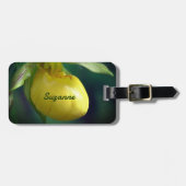 イエローレディースリッパ蘭パーソナライズされた花 ラゲッジタグ (正面横)