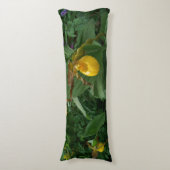 イエローレディーズスリッパーオーキッドフラワーイン開花 ボディピロー (正面縦)