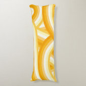 イエローレトロレインボーストライプズ模様 ボディピロー (正面縦)