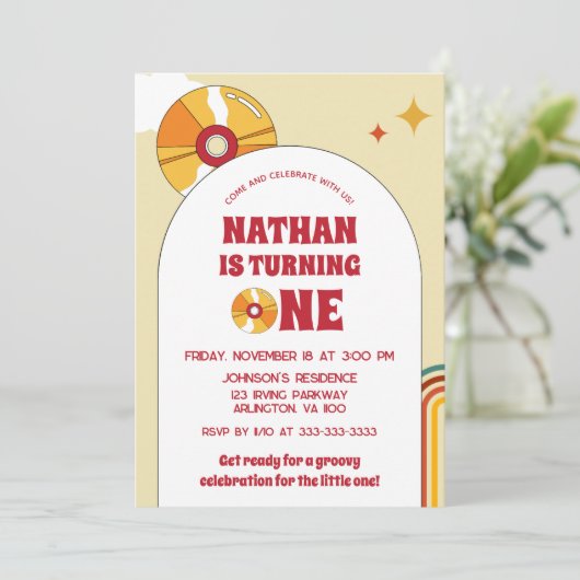 イエローレトロ第1子供の誕生日Groovyパーティービニル 招待状 (スタンド正面)