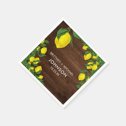 イエローレモンウォーターカラー結婚カップルの素朴木材 スタンダードカクテルナプキン (角)