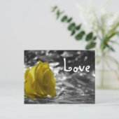 イエローローズオンサイド離れシルバーバックグラウンド愛 ポストカード (スタンド正面)