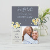 イエローローズオンネイビーフォトセーブザデート 案内状 (スタンド正面)