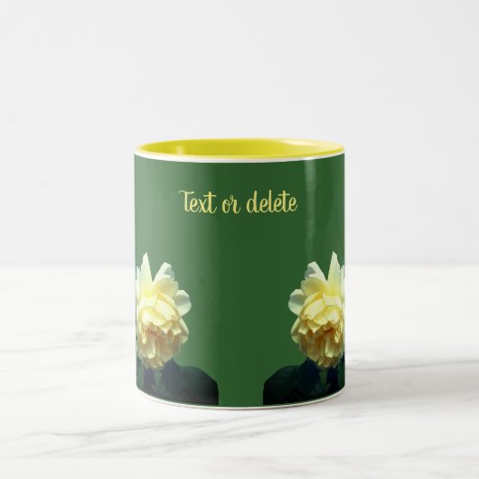 イエローローズパーソナライズされた ツートーンマグカップ (中央)