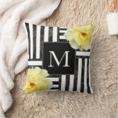 イエローローズブラックとホワイトのストライプ クッション (ブランケット)