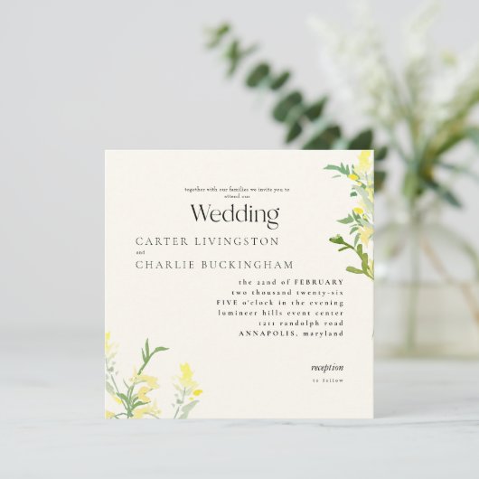 イエローワイルドフラワーズモノグラムIIスクエア結婚ズ 招待状 (スタンド正面)