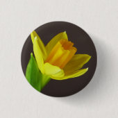 イエロー春水仙の花クローズアップ 缶バッジ (正面)