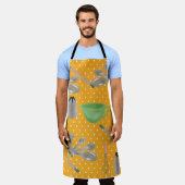 イエロー水玉模様デザインとベーキングアイテムエプロン エプロン (着用した状態)