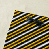 イエロー白黒レインボーストライプズ ビーチタオル (インサイチュ)