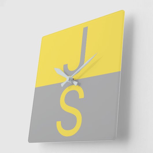 イエロー&グレーイニシャルモノグラム スクエア壁時計 (傾斜)