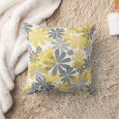 イエロー&グレーフラワー装飾用クッション クッション (ブランケット)
