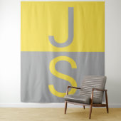 イエロー&グレーモダンイニシャルモノグラム タペストリー (インサイチュ)