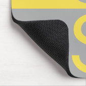 イエロー&グレーモダンイニシャルモノグラム マウスパッド (コーナー)