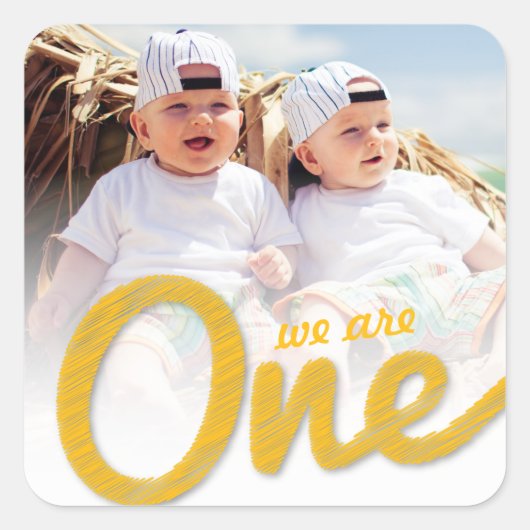 イエロー ビッグ スケッチ ワン ファン ツインズ 1st バースデー フォト スクエアシール (正面)