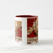 イエロー・ラブラドール・レトリーバーのマグ ツートーンマグカップ (中央)