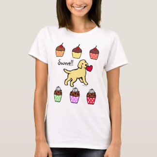 イエロー・ラブラドール・レトリーバーの子犬のハートの漫画 Tシャツ