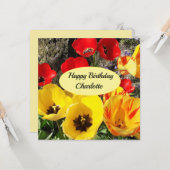 イエロー&レッドチューリップフラット誕生日カード カード (正面/裏面インサイチュ)