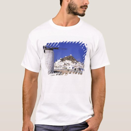 イオス、ギリシャ。美しくてきびきびした、白く、 Tシャツ (正面)